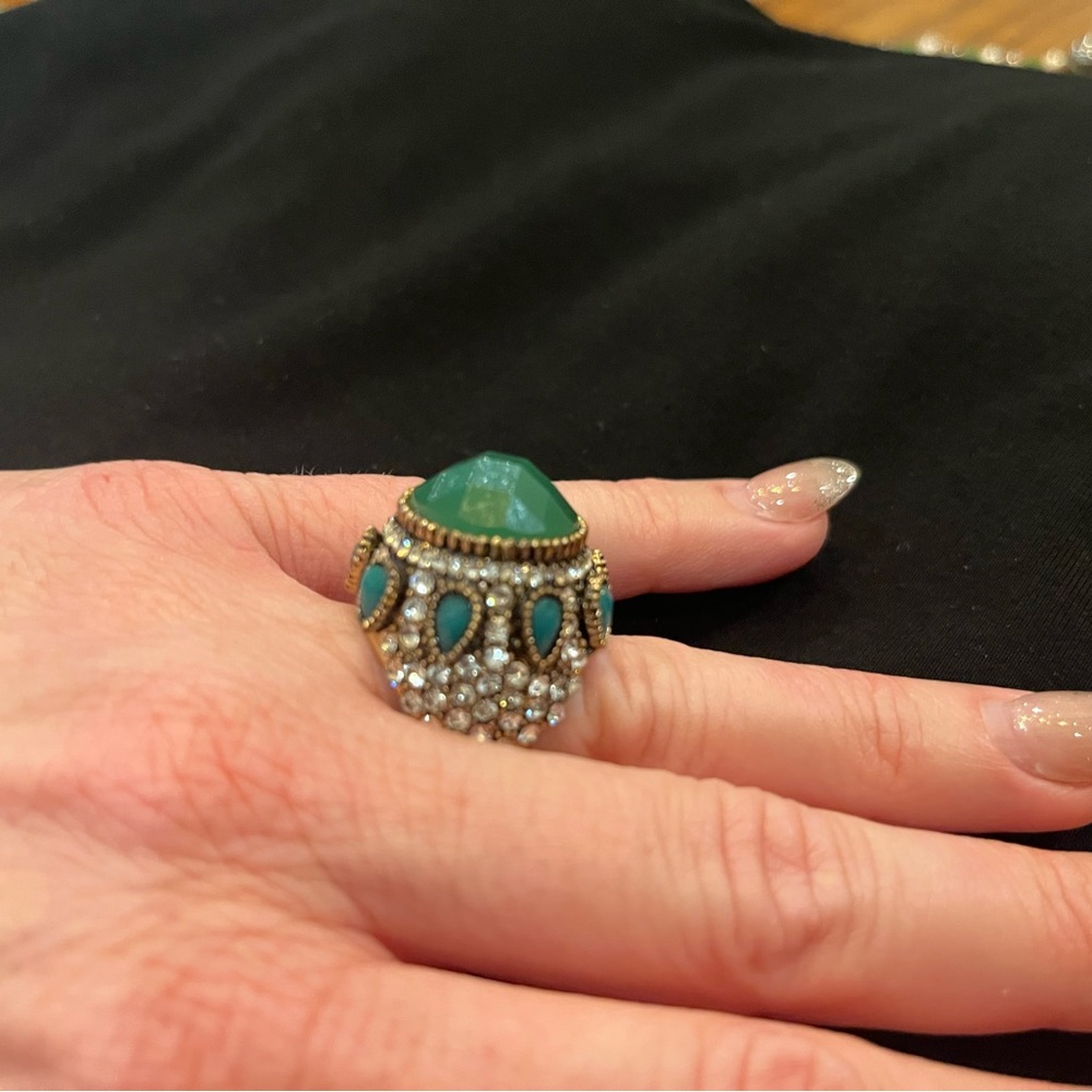 Green Onyx Look Statement Cocktail Ring Gold Tone Boho Glam - Picture 15 of 15